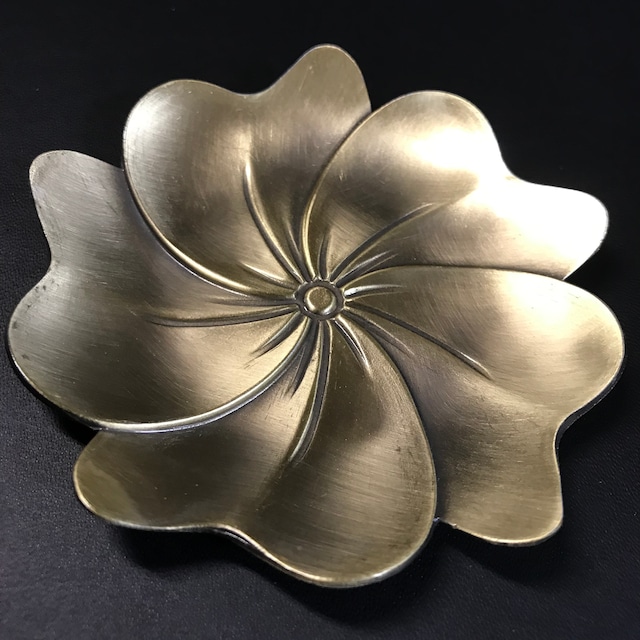 お香受けやさざれ入れに♬真鍮製小皿 花