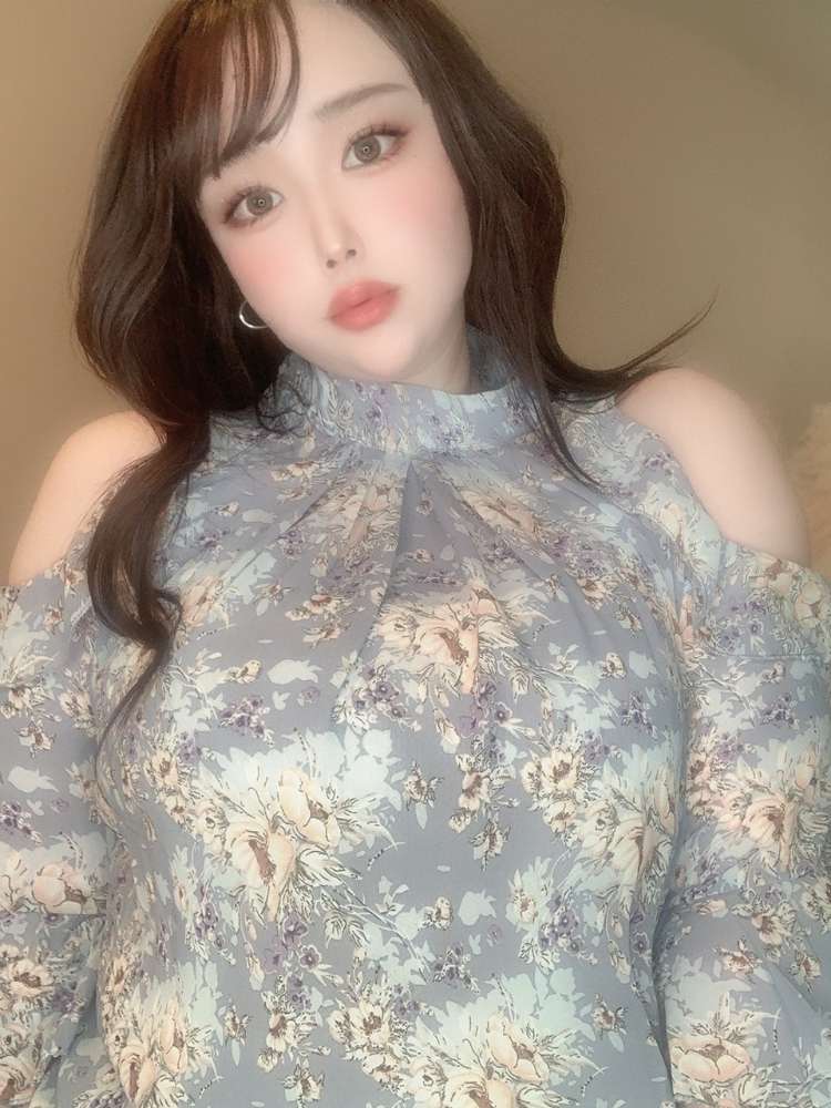 お姉さん系上品な花柄フリルブラウス オープンショルダー お姉さん系上品な花柄フリルブラウス オープンショルダー