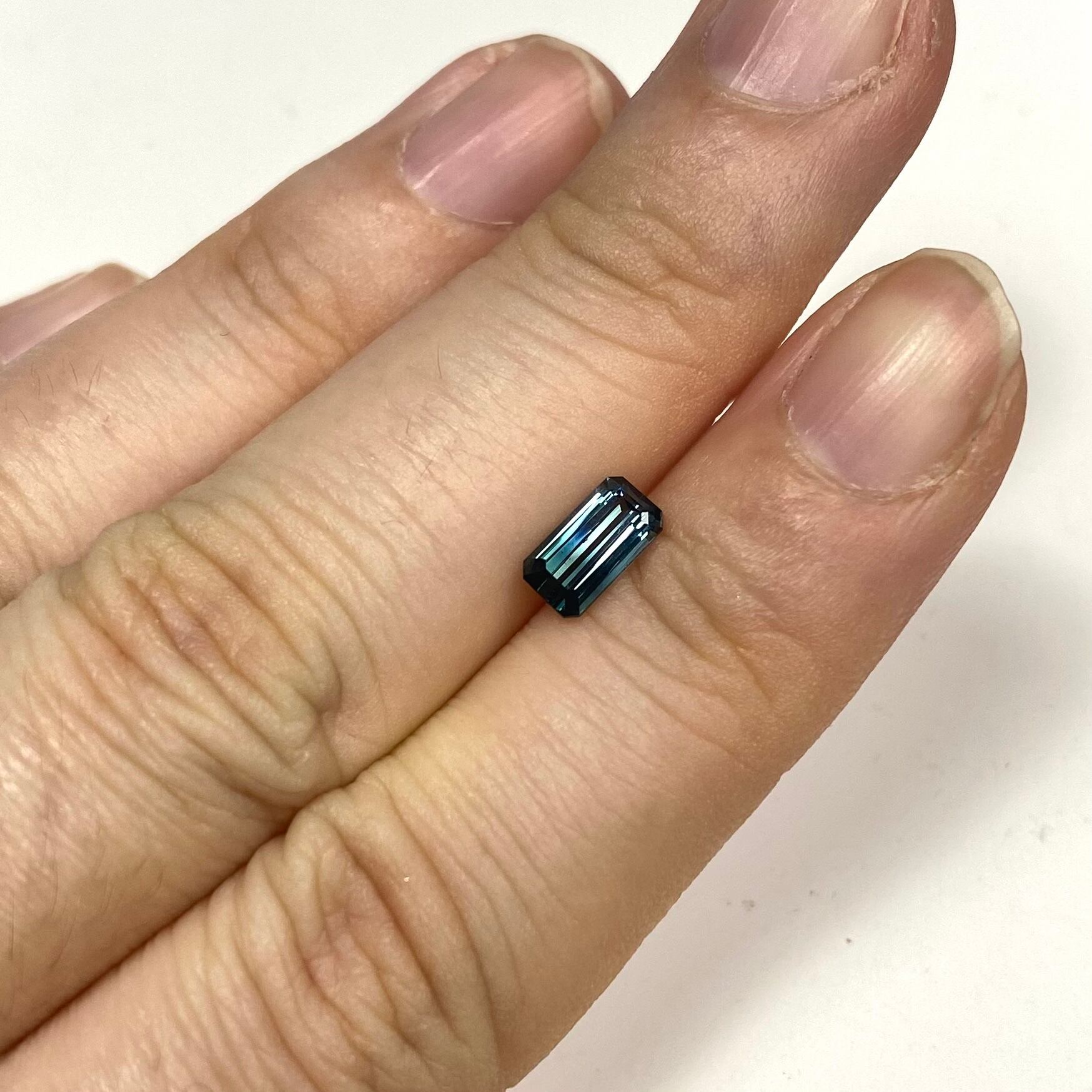 インディゴバイカラーのイケメントルマリン