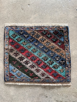 【送料込み】未使用品 デッドストック ヴィンテージ トルコラグ 52×48 TRB3881