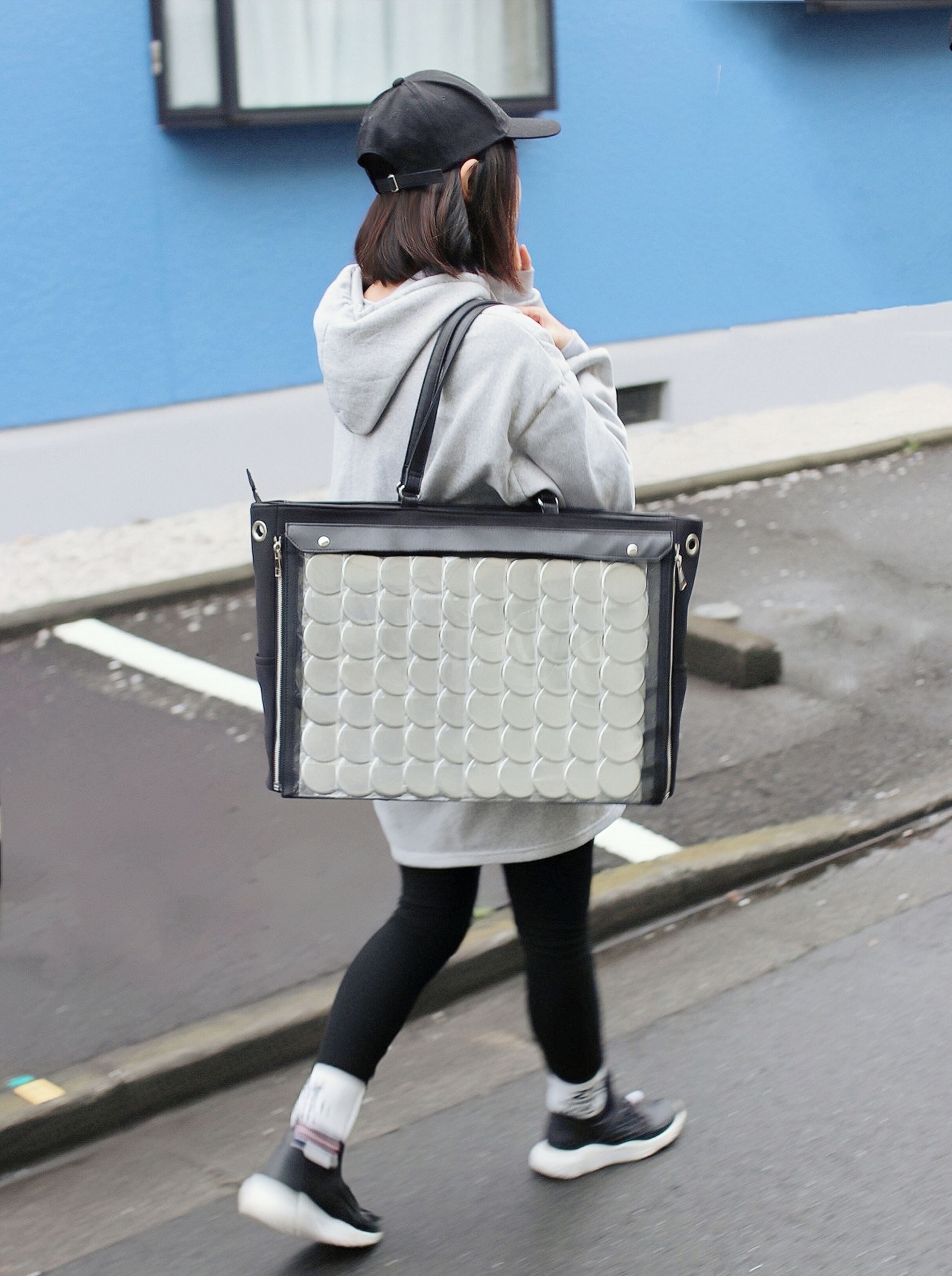 送料無料】クルアA3面BIGトート隠せる痛バッグ 大容量 推し活 大きい