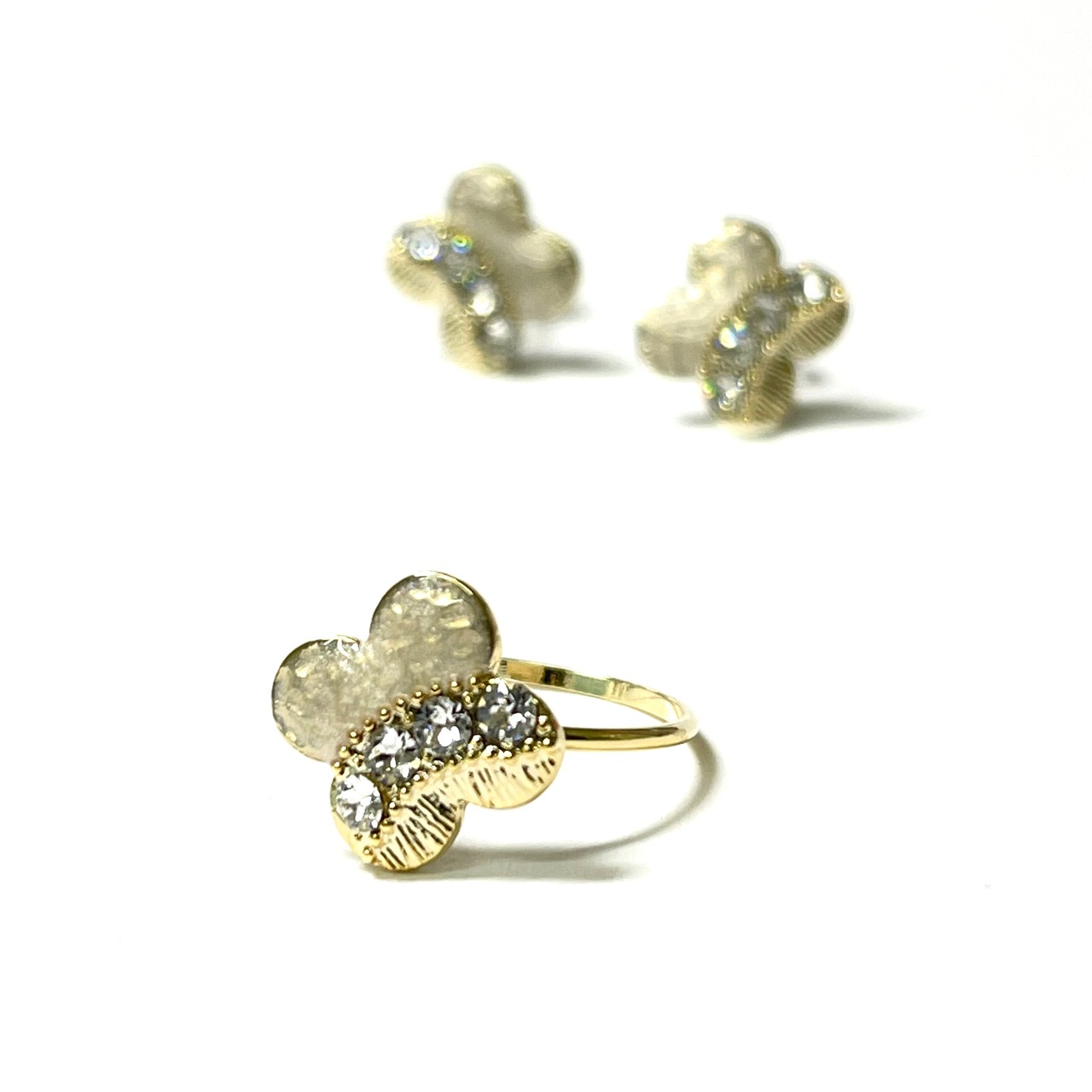 クローバーリング