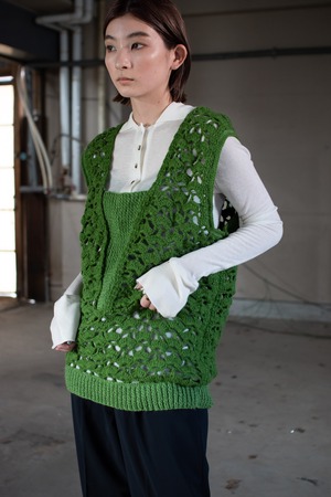 Leaf knit vest