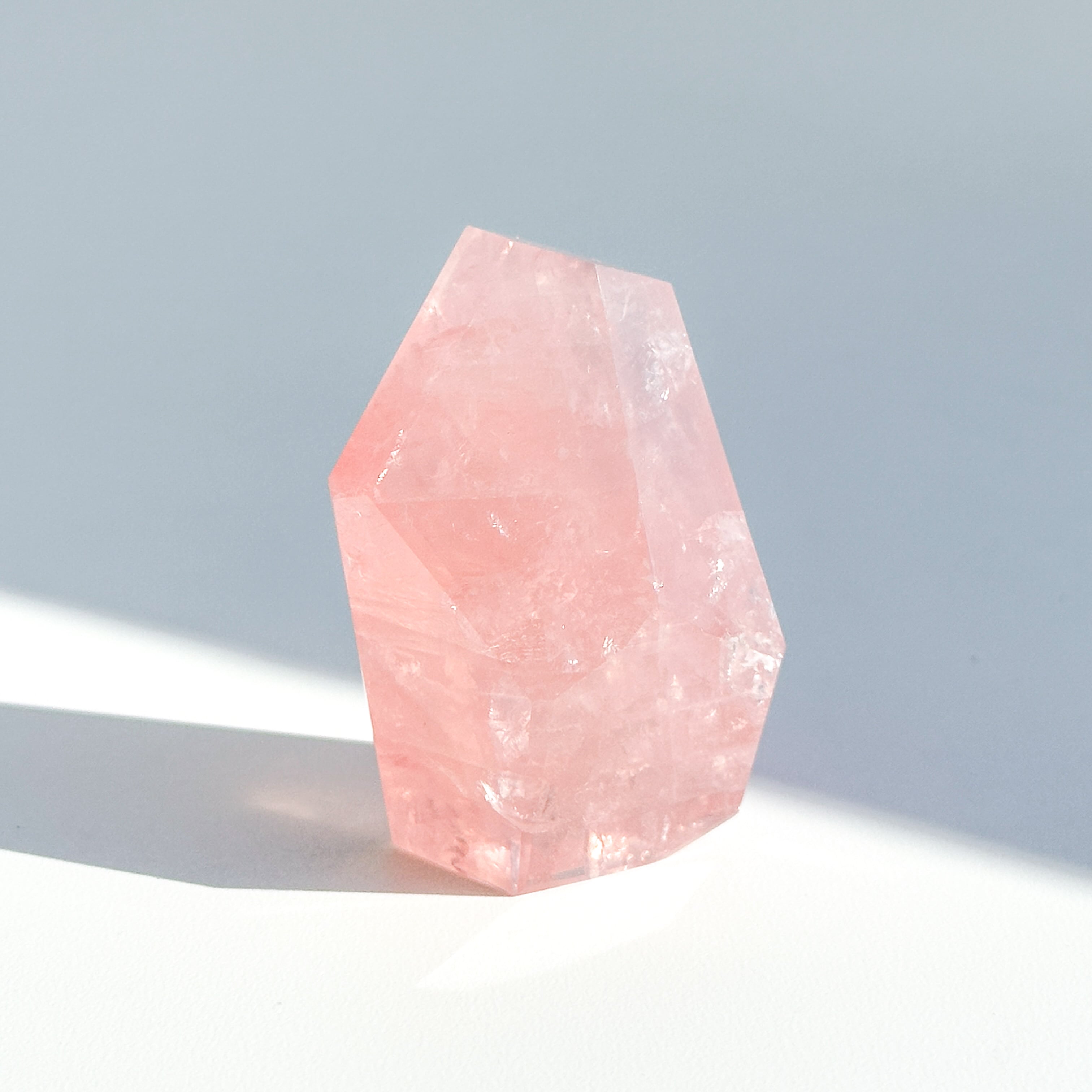 【高品質】バイーア産ローズクォーツ フリーフォーム62◇ Rose Quartz ◇天然石・鉱物・パワーストーン・インテリア