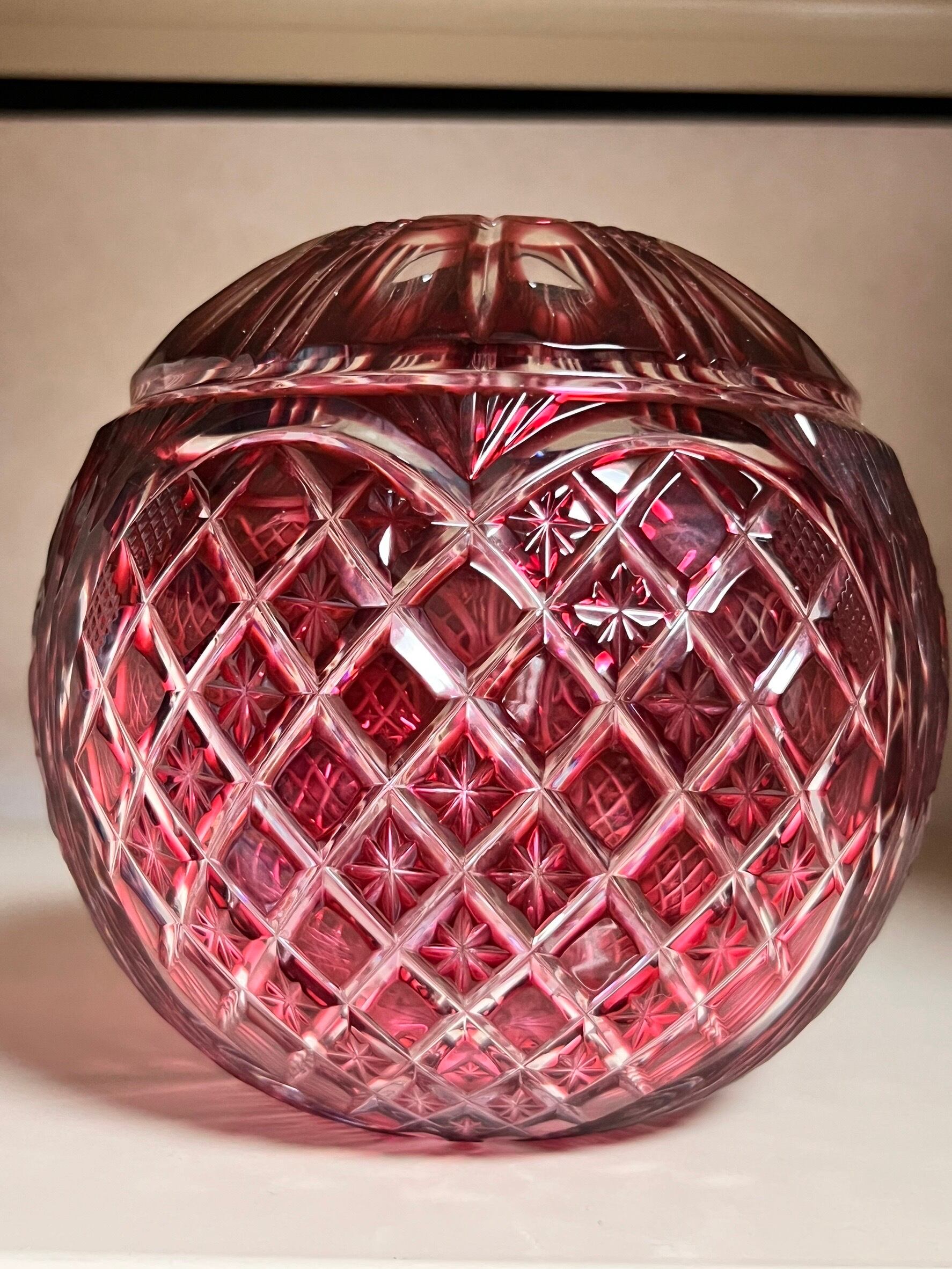 極上手　手彫　薩摩切子碗　幅約8㎝　東Y7-0905⭐︎1Fトコオ 極上手 手彫 薩摩切子碗 幅約8㎝ 東Y7-0905⭐︎1F