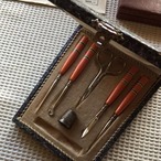 ソーイングセット　ケース入り 裁縫道具6点セット（コーラル×黒ストライプ）アールデコ 12OTu1