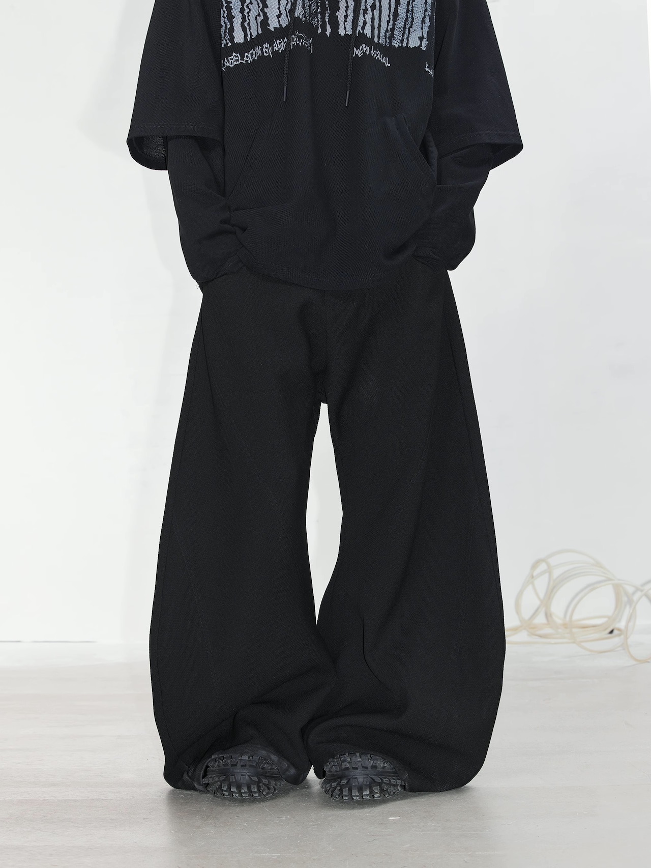O-Cut Wide Pants