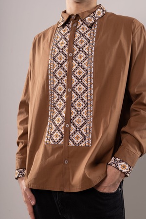 ウクライナ刺繍ヴィシヴァンカ　綿　クロスステッチ手刺繍　XLサイズ　メンズ