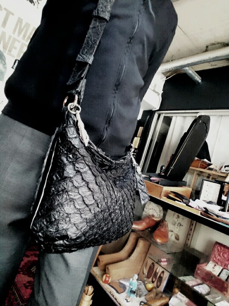 ピラルクー肩掛けバッグ(参考商品A/B) | FREAK LEATHER ARTISAN