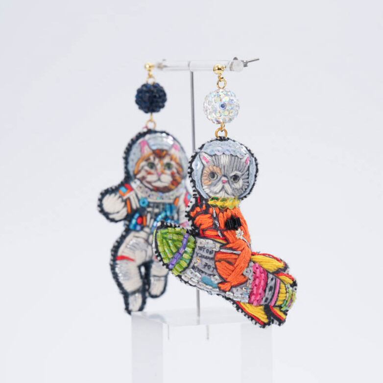 刺繍ピアス/刺繍イヤリング Go to Space | tamaobazaaar