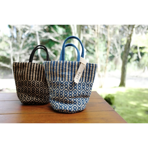 beej ｜woven jute cotton tote bag（blue/ black）