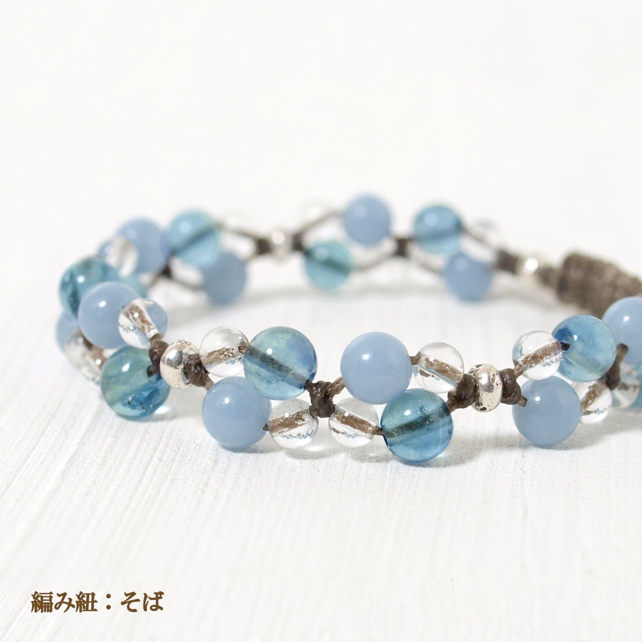ブルーフローライト＋エンジェライト＋水晶花＊花マクラメブレスレット
