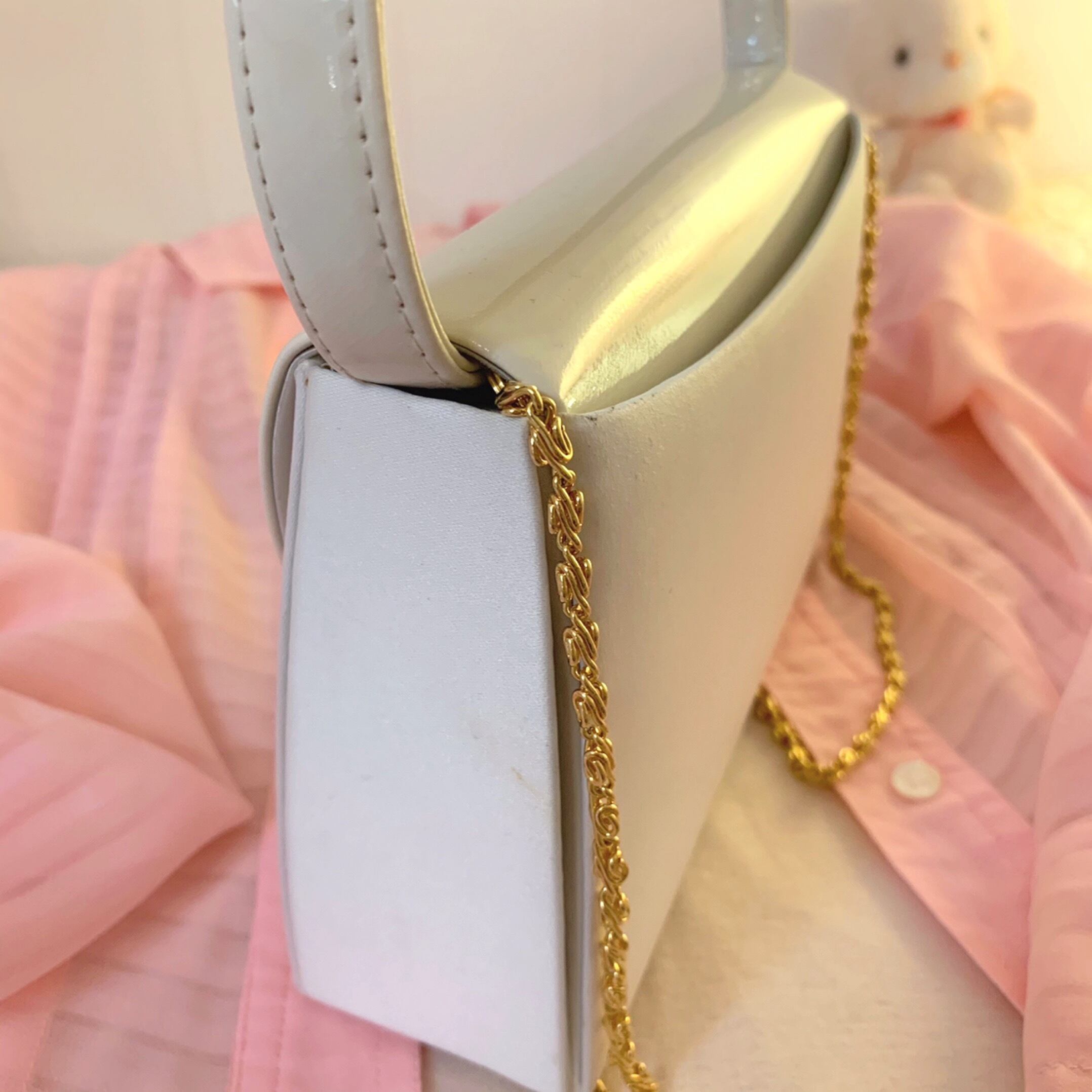 white flower mini chain bag