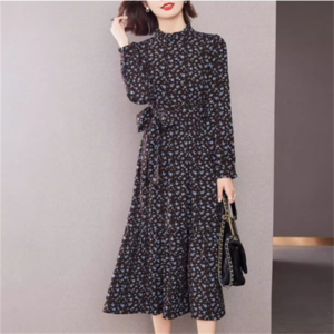 【送料無料】 ワンピース ロングワンピ ミモレ 袖あり 長袖 クルーネック Aライン フレア フリル 薄手生地 可愛い 大人可愛い きれいめ シンプル カジュアル コンサバ 華やか 大人 上品 おしゃれ お洒落 レトロ こなれ感 高見え 高級感 フェミニン ラフ 花柄 小花柄 春 秋 20代 30代 40代 レディース 女性 デート お出かけ 女子会 お呼ばれ 休日 お茶会 授業参観 二次会 着回し 普段使い オルチャン 韓国系 ファッション 体型カバー プチプラ 着痩せ インスタ映え