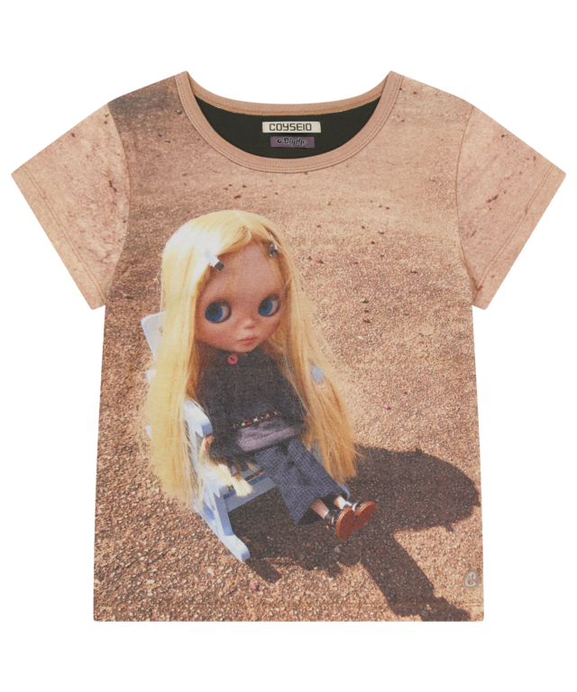 [COYSEIO] COYSEIO X BLYTHE SCENIC GRAPHIC T-SHIRT ASH BROWN 正規品 韓国ブランド 韓国通販 韓国代行 韓国ファッション コイセイオ 日本 店舗