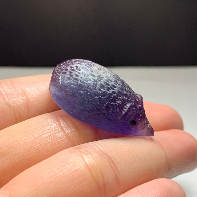 13.可愛い色合い☆フローライト ハリネズミ