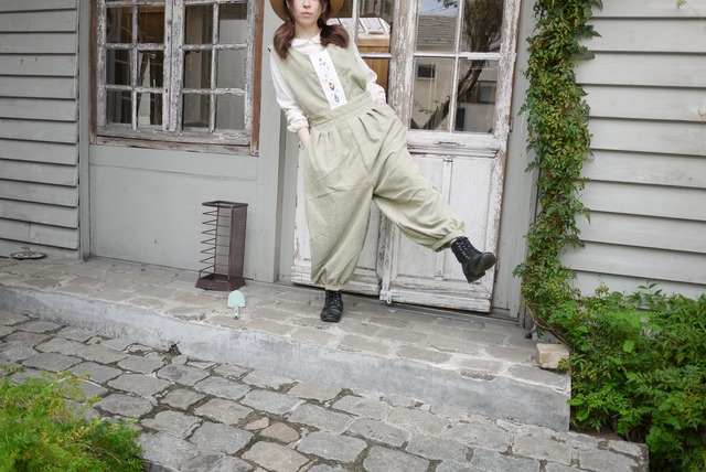 【即納】お花屋くまの寄せ植えサロペット〈セージグリーン〉 | from closet
