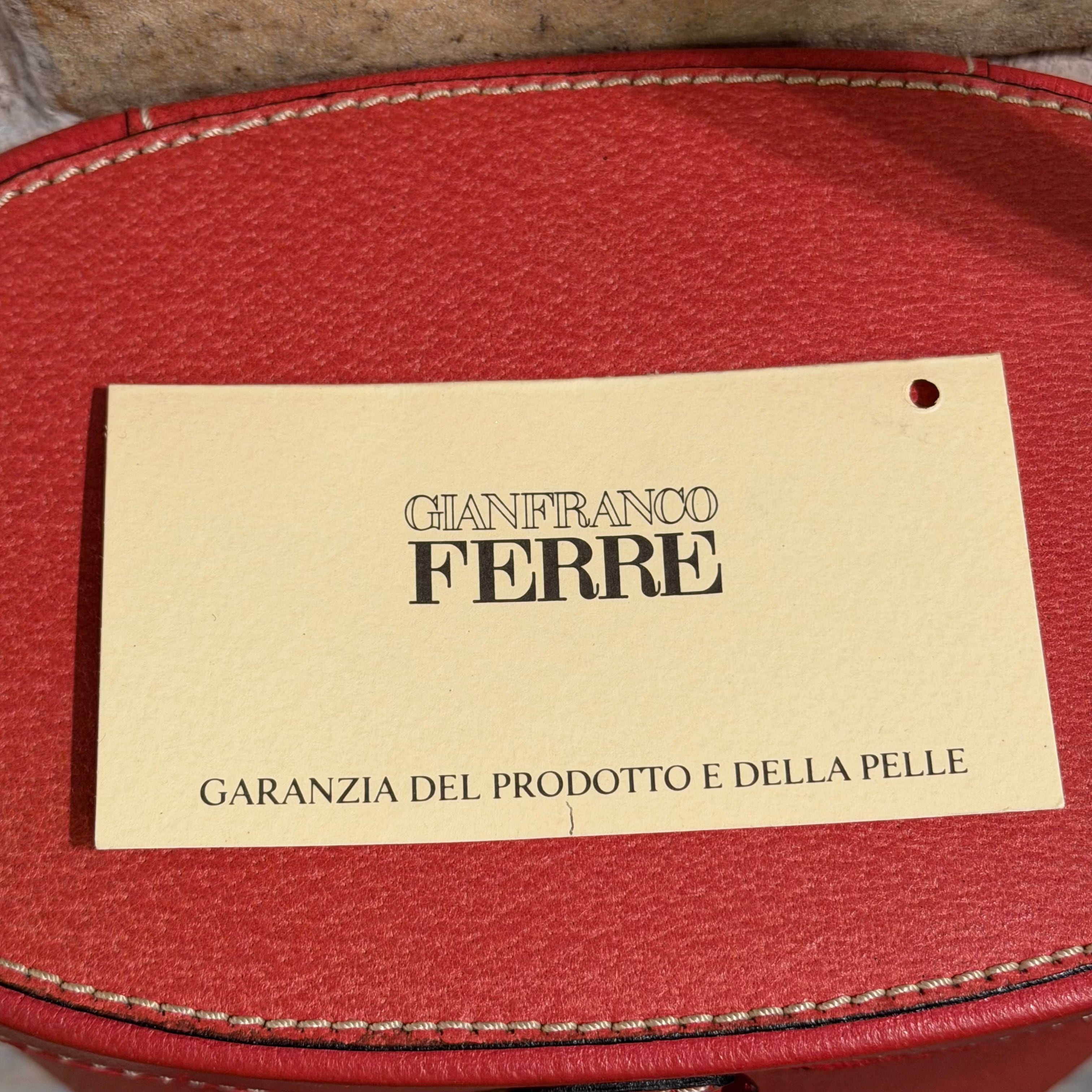 Gianfranco ferre イタリア製 レザー バケツ型 ショルダーバッグ