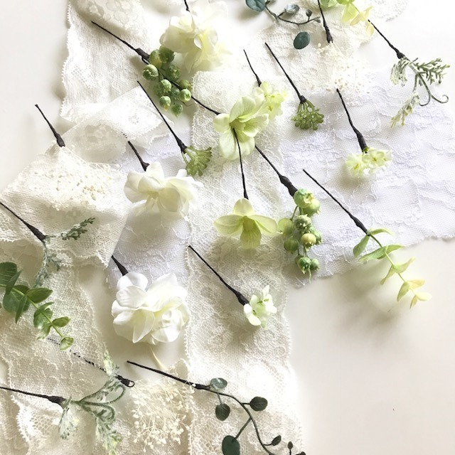 ホワイト＆グリーン系　小花のヘッドパーツ