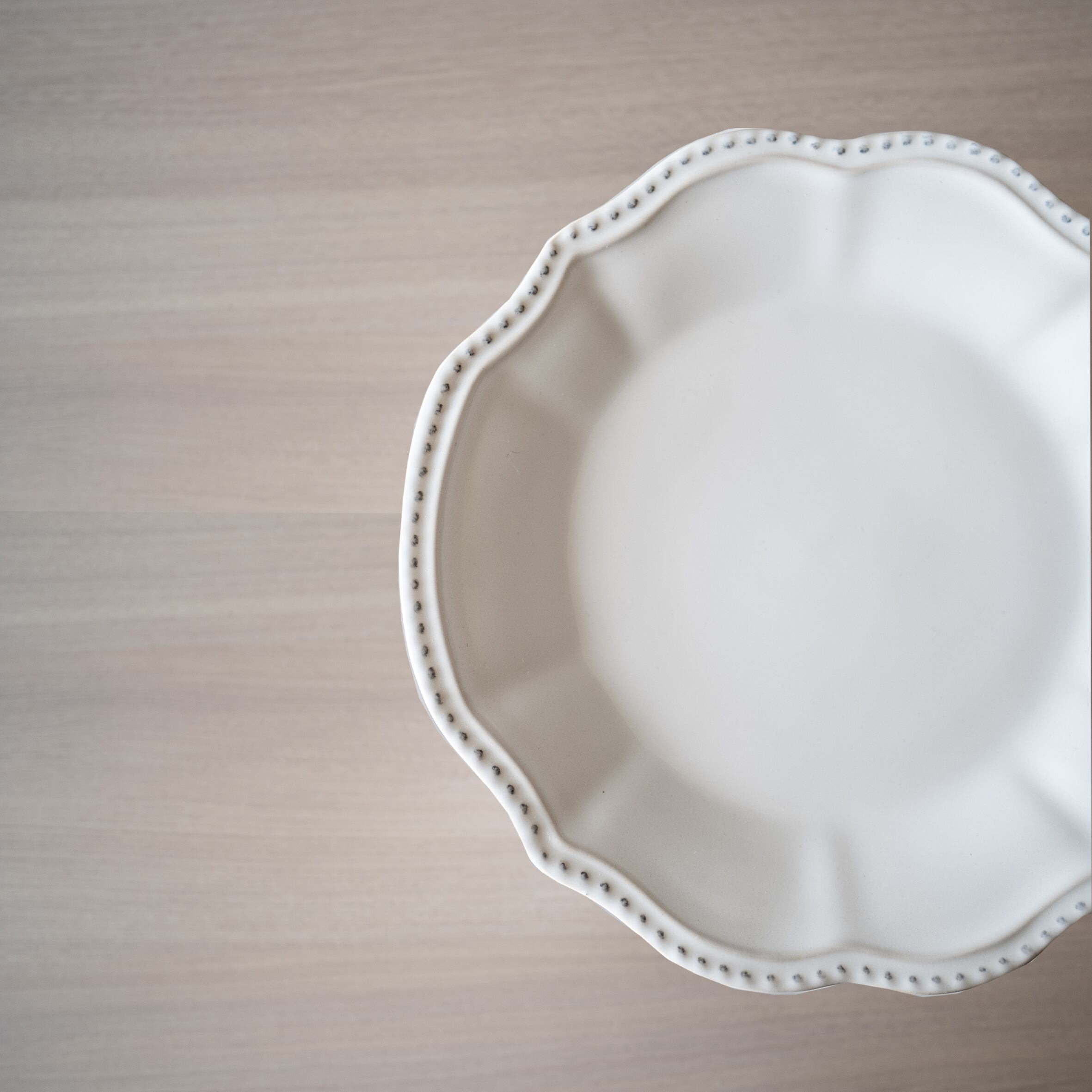 ホワイト レイラサラダプレート （Leila Salad Plate）