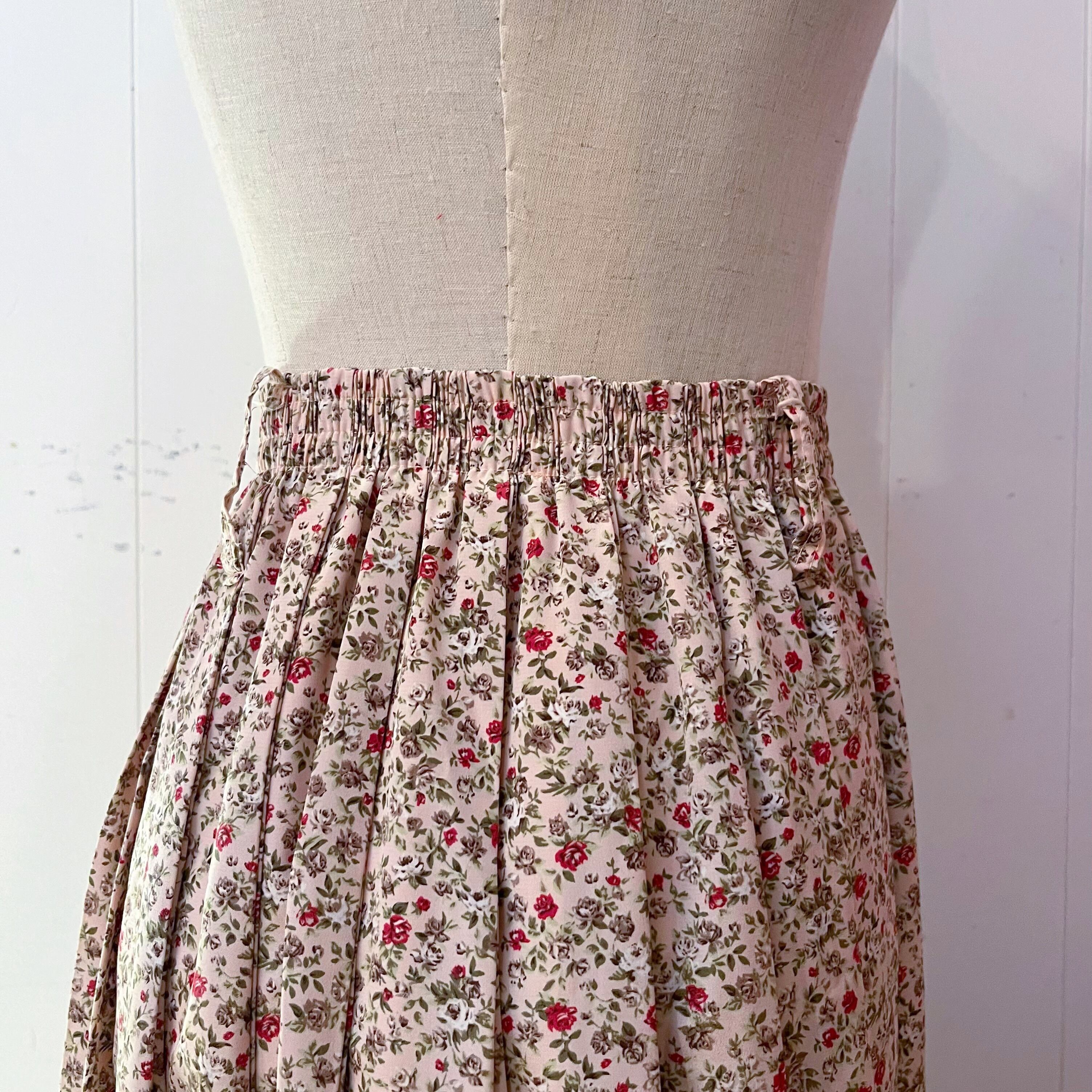 mini rose pleats skirt