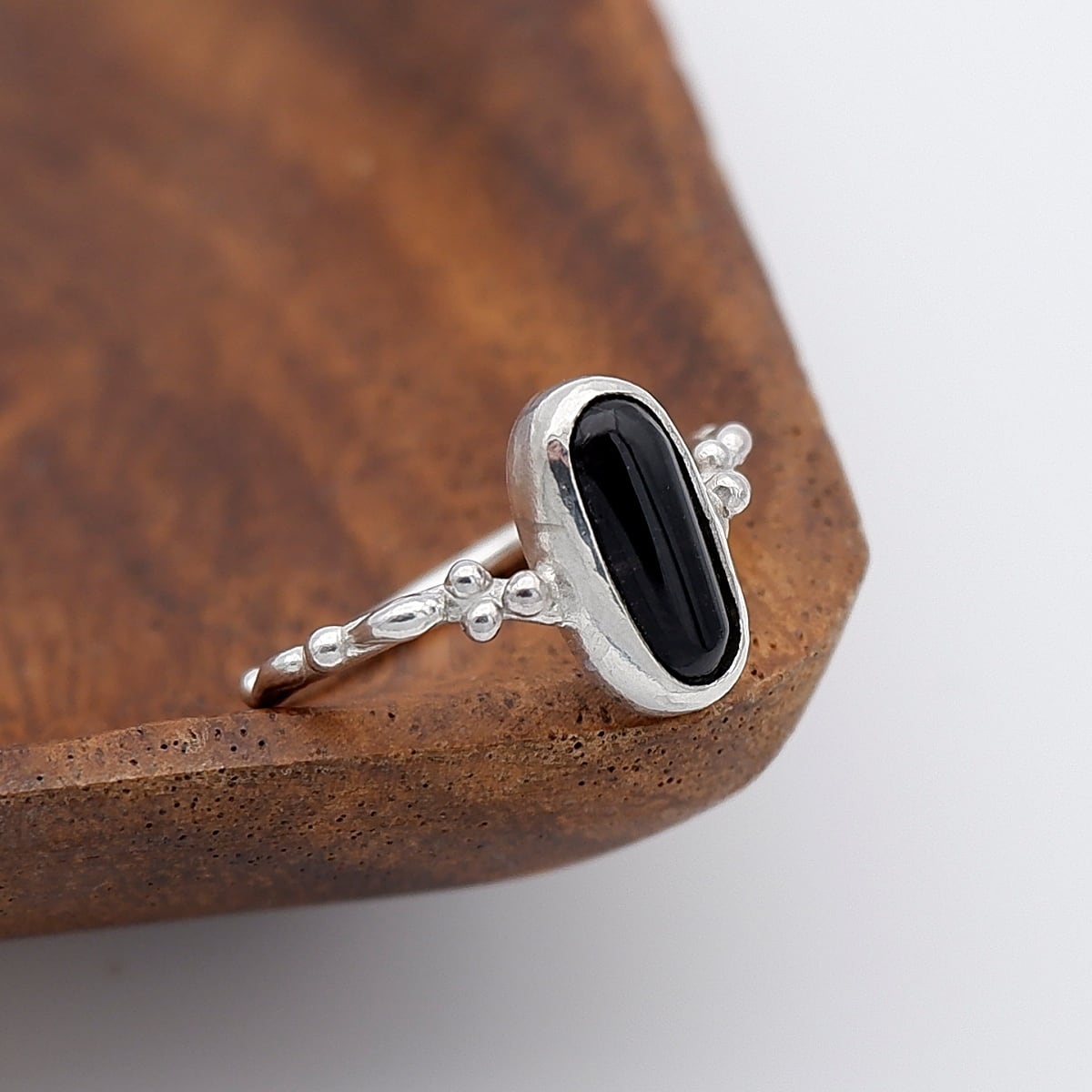 十勝石の粒飾りリング2 約12.5号 北海道 士幌町産 天然石アクセサリー