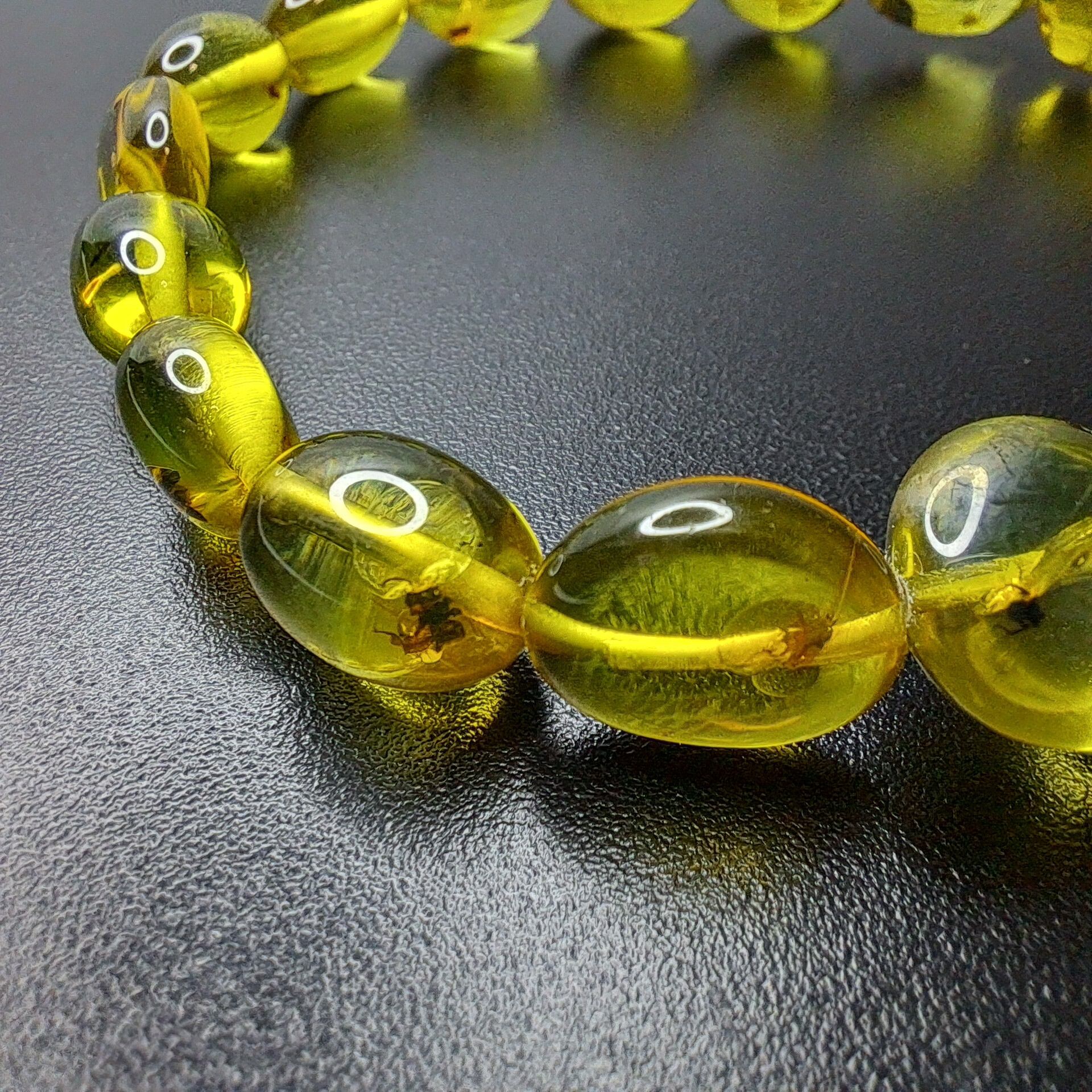 全玉　虫入り　超希少　アンバー　ブレスレット　琥珀 全玉虫入り超希少アンバーブレスレット琥珀