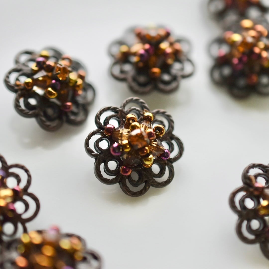 オレンジビーズデコレーション×マットブラウンフラワー 18㎜