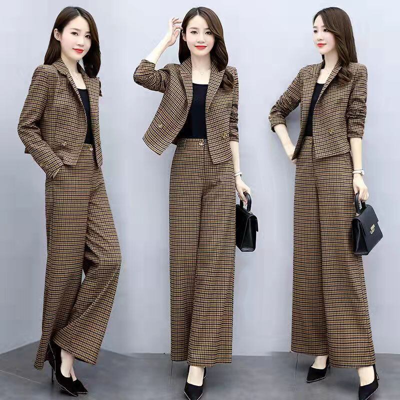 【新作】【送料無料】 2021 春と秋の新作ファッショナブルなスリムチェック柄プロフェッショナルスーツスーツの女性の洋風ワイドレッグパンツ 2 点セット 0321422595514