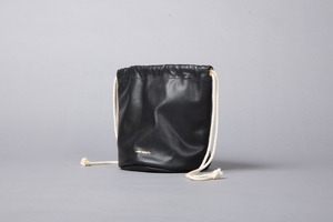 （紐ホワイト）enricheveryday Everyday shoulder BAG／BLACK × white（巾着ショルダーバッグ／ブラック ）