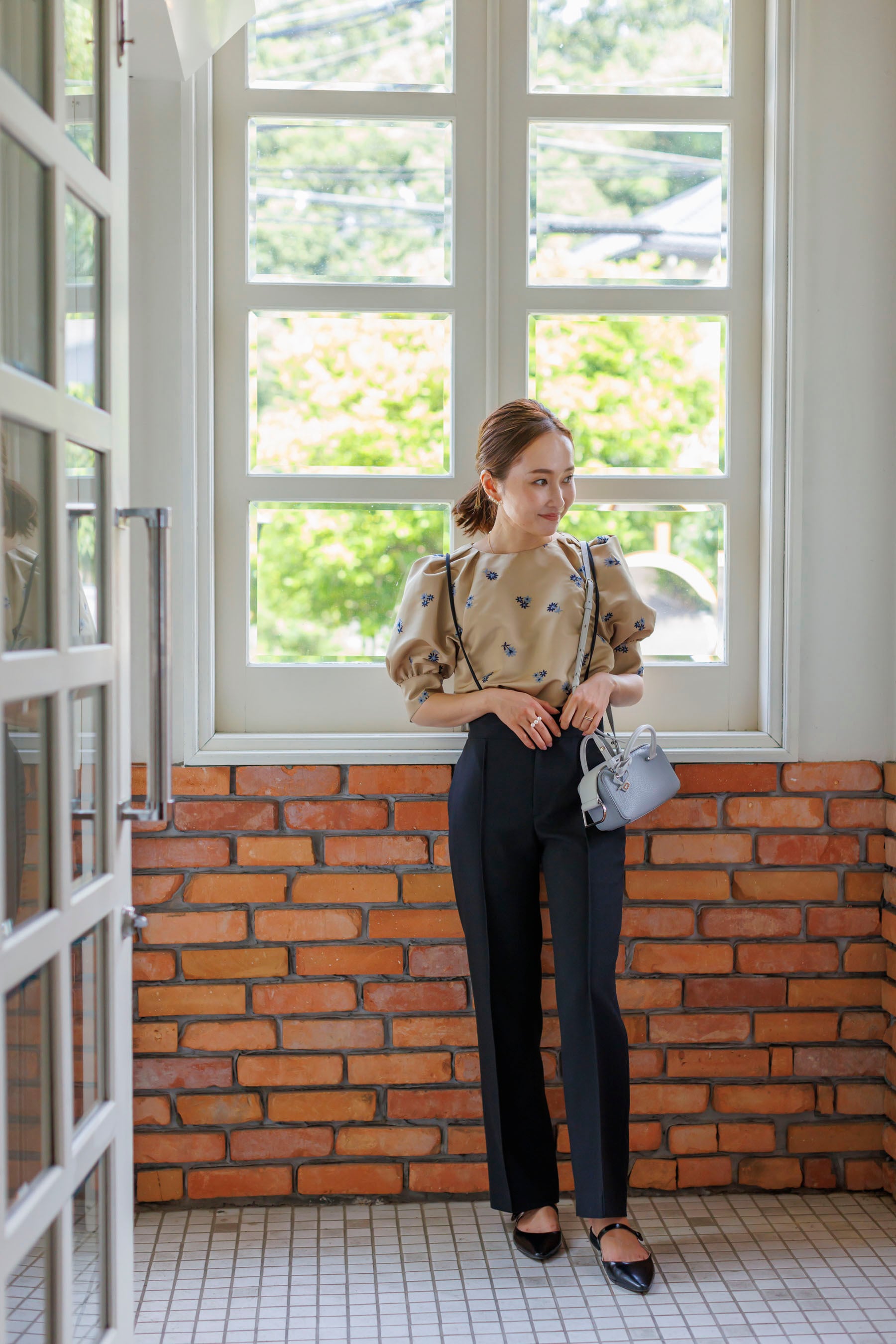original embroidery blouse black | Bluelea