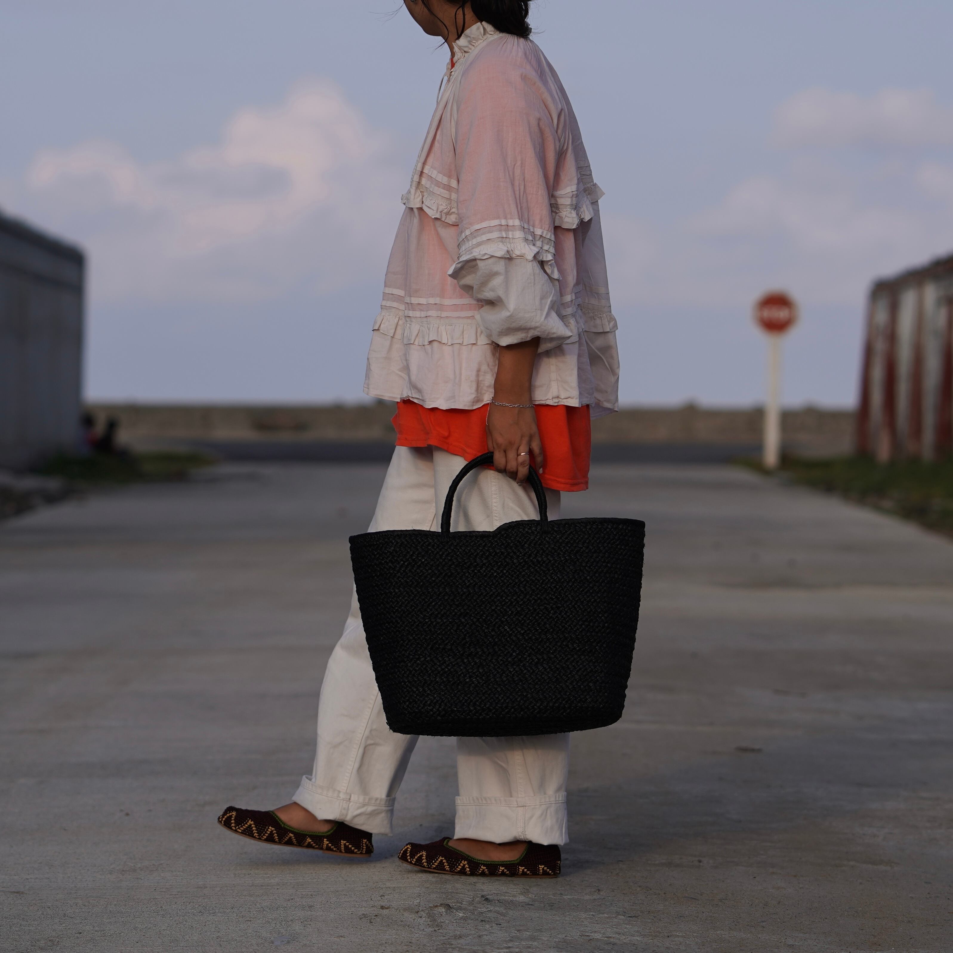Marche Bag (L) - Black | AMPIANA