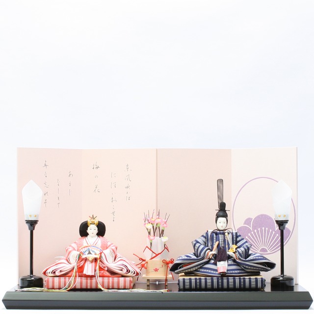 雛人形｜ひな人形｜初節句｜コンパクト｜おしゃれ｜モダン｜インテリア｜プレミアム｜こだわり｜おすすめ｜作家｜伝統工芸士｜京人形｜京雛｜京都｜お内裏様左右《商品名》衣装着親王飾り　京都　三宅玄祥　二世作　十番　正絹博多織　紺桃　内裏雛　松屋限定品【商品コード】32210-0130