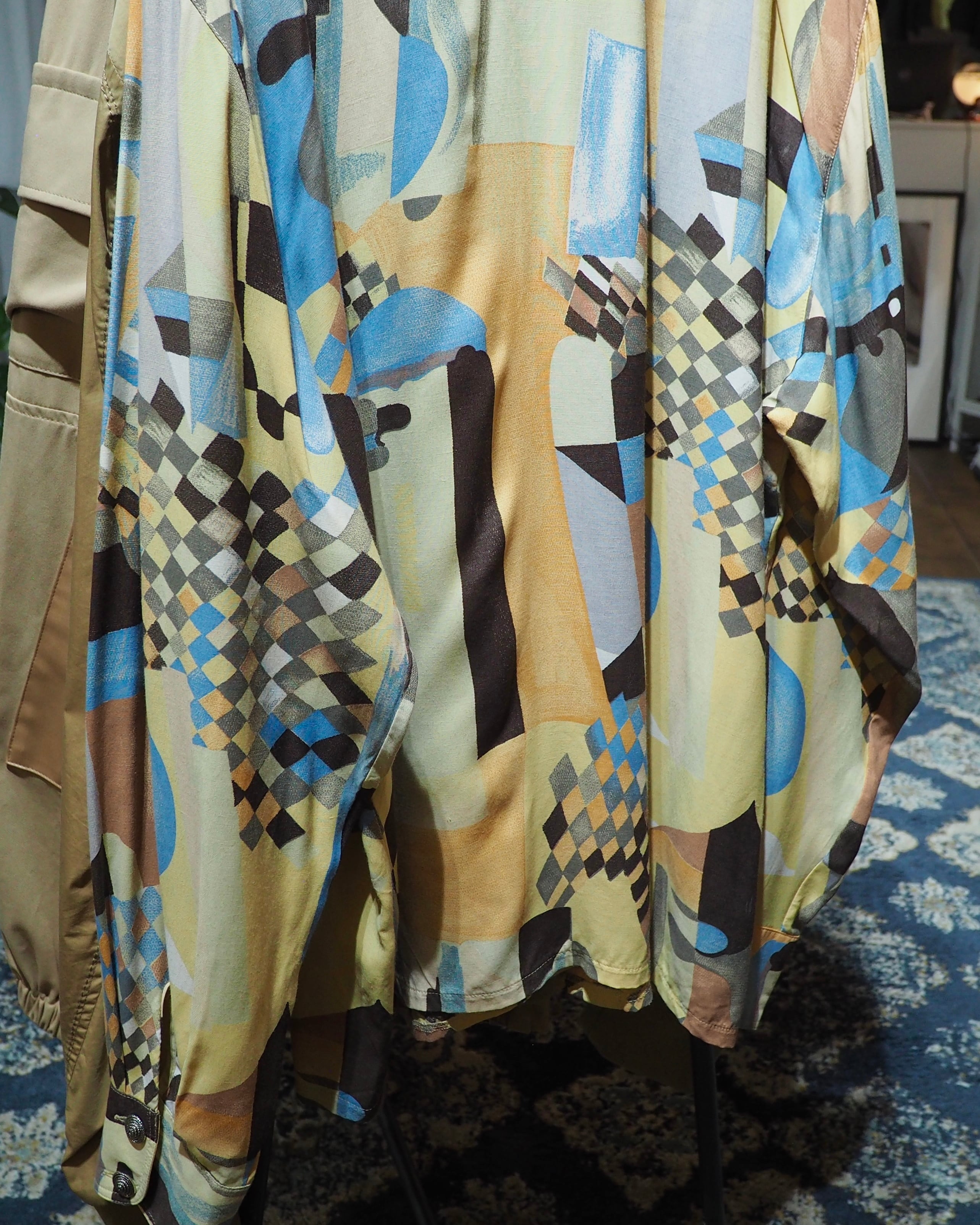 1980 - 90s Beautiful Abstract Art Painting vintage Drape No Collar Shirt