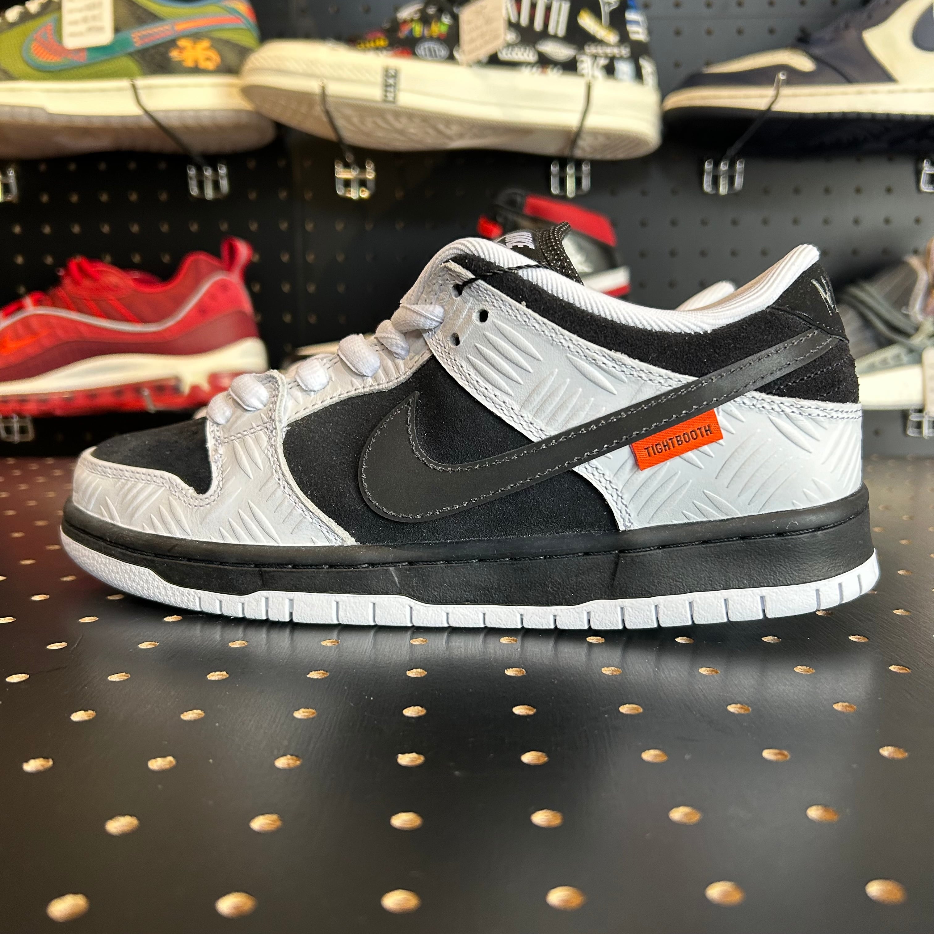 ナイキ　タイトブース　Nike SB DUNK LOW PRO QS 26.5 TIGHTBOOTH × Nike SB Dunk Low Pro QS 