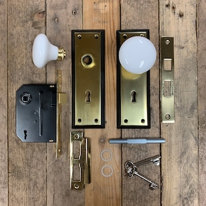 NY Style Door Set With Keyhole