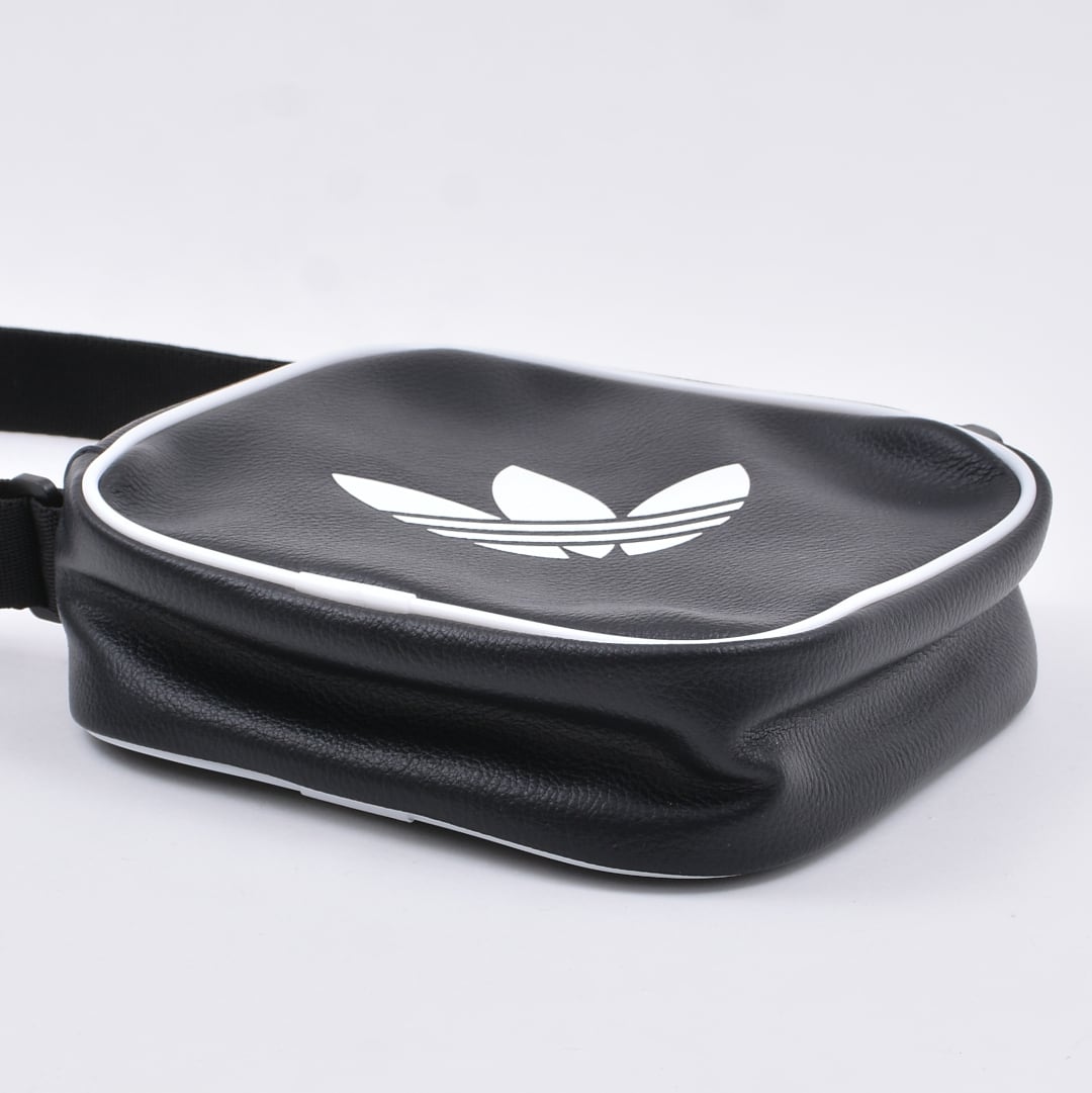 小物 adrysan adidas】2025 S/S ダイヤモンドミニショルダーバッグ | VOLCAN&APHRODITE