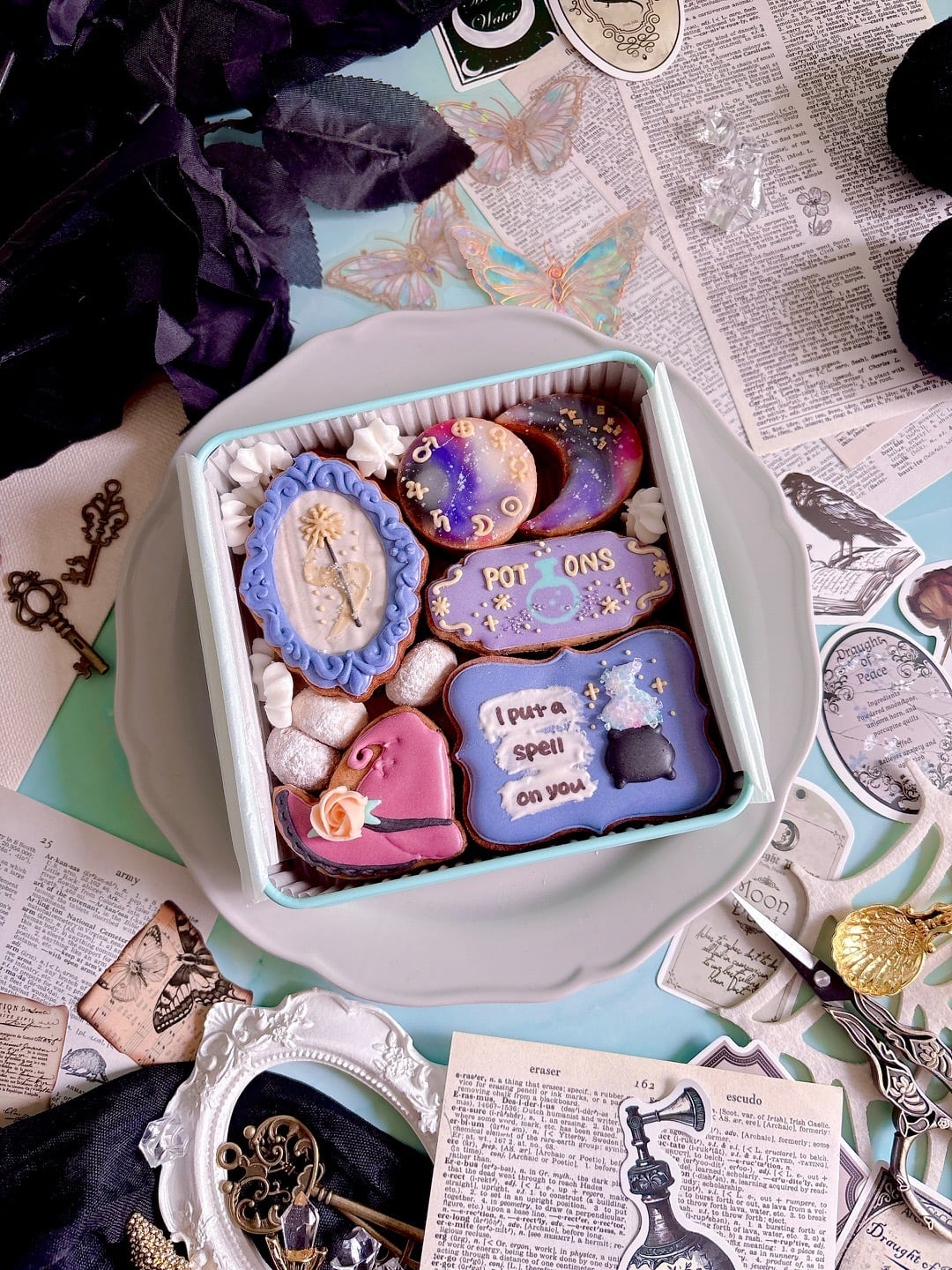 WITCHCRAFT アイシングクッキー缶 | Francesca von Sweets
