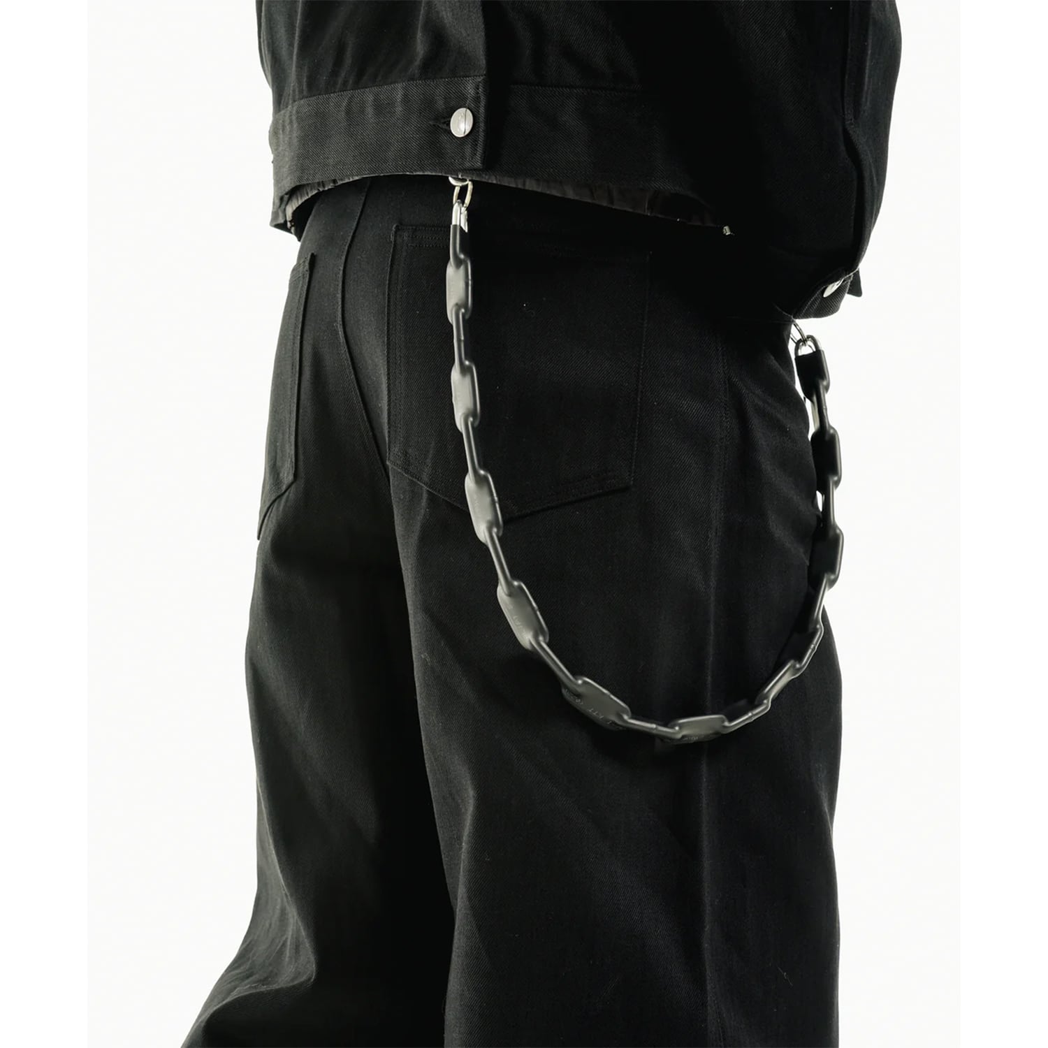 UNEEK BASEMNT - Discover independent style.