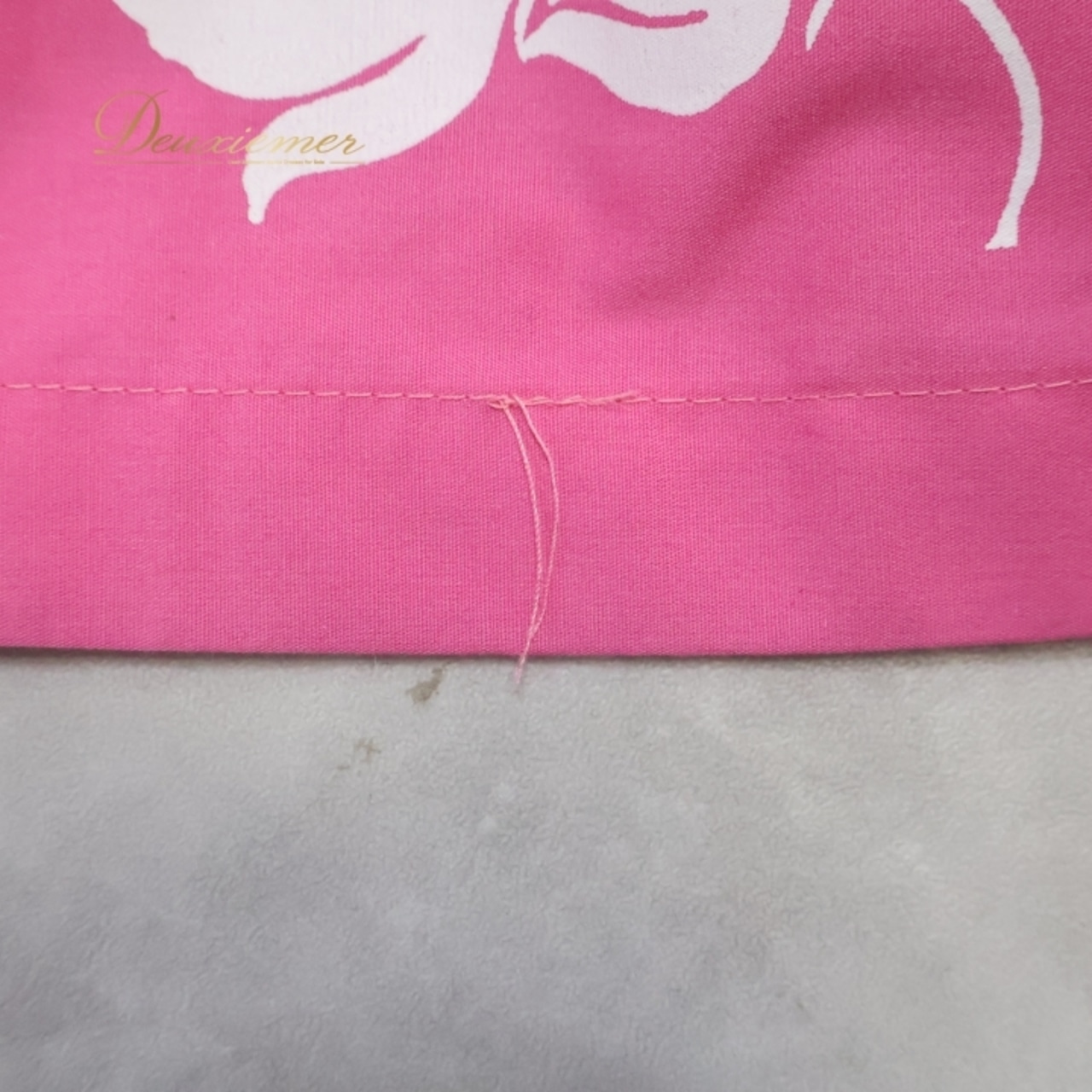 フラダンス 衣装 ツーピース セットアップ 上下セット タヒチインポーツ ピンク系 TAHITI IMPORTS チューブトップ 花柄 かわいい 華やか 鮮やか 明るい 白 ハワイアン アロハ ハワイアンプリント フラ ダンス レッスン 練習