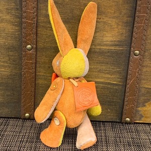 ピッグスウェードのベルラビ★マイスターの手作り「ベルズラビット」カラフル黄色系　写真の1点販売です
