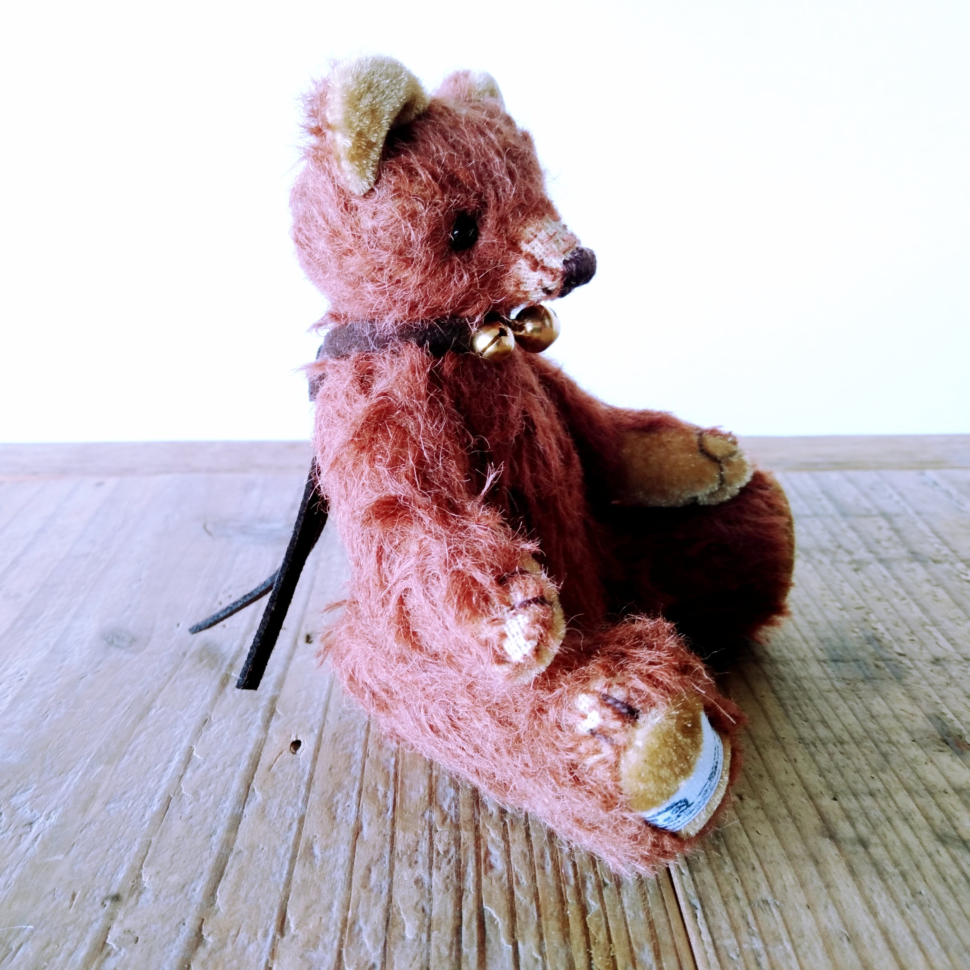 ハンドメイド】バッグチャームにもなる小さなテディベア_13cm