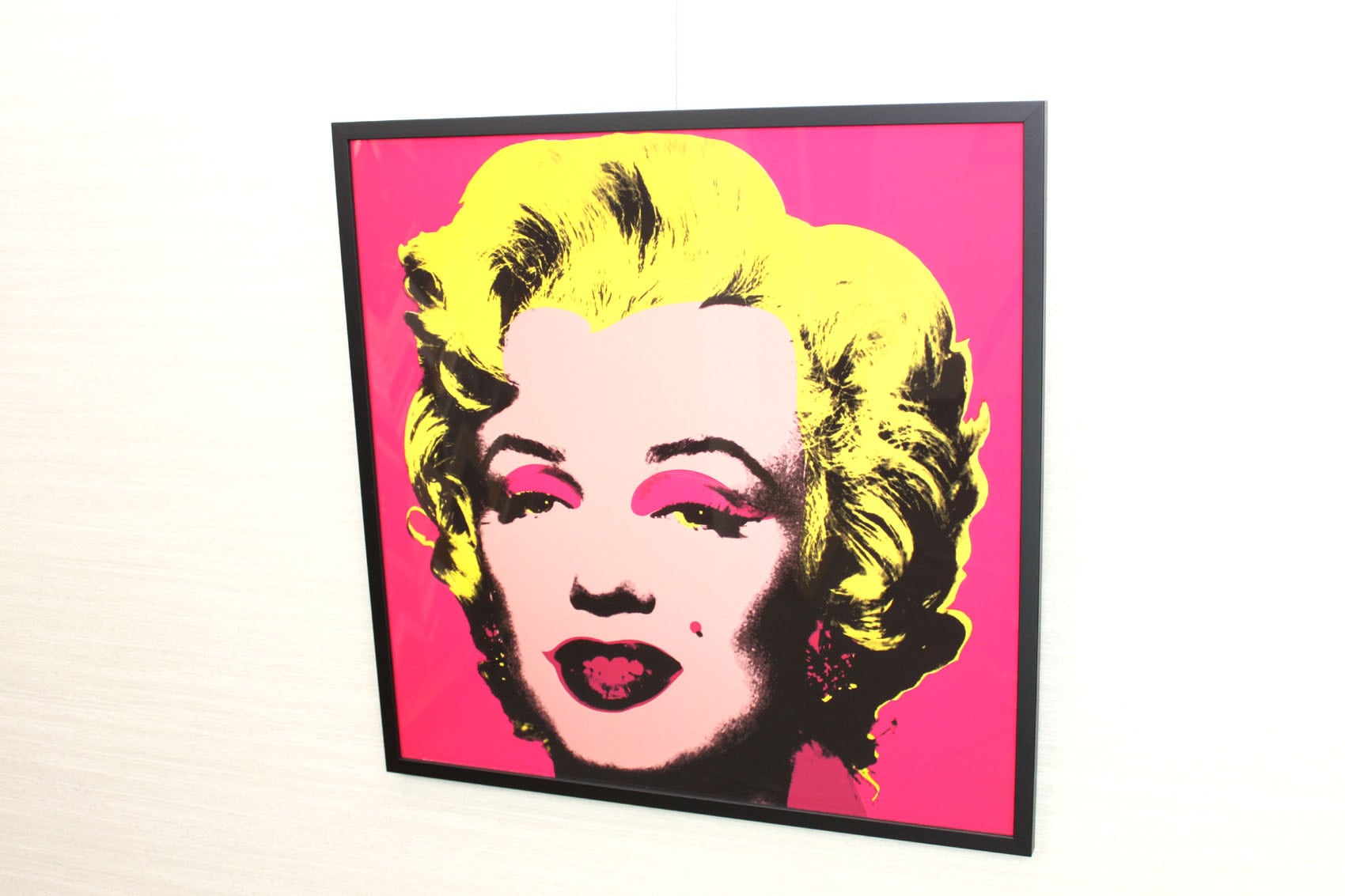アンディ ウォーホル「マリリン モンロー(ホットピンク)1967」展示用フック付ポスター ポップアート 絵画