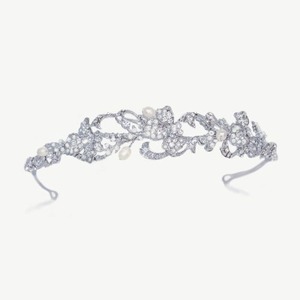 【レンタル】Ivory & Co. アイボリー・アンド・コー Guinevere グィネヴィア ブライダルティアラ クリスタル シルバー 結婚式 アクセサリー (IC-T34-R)