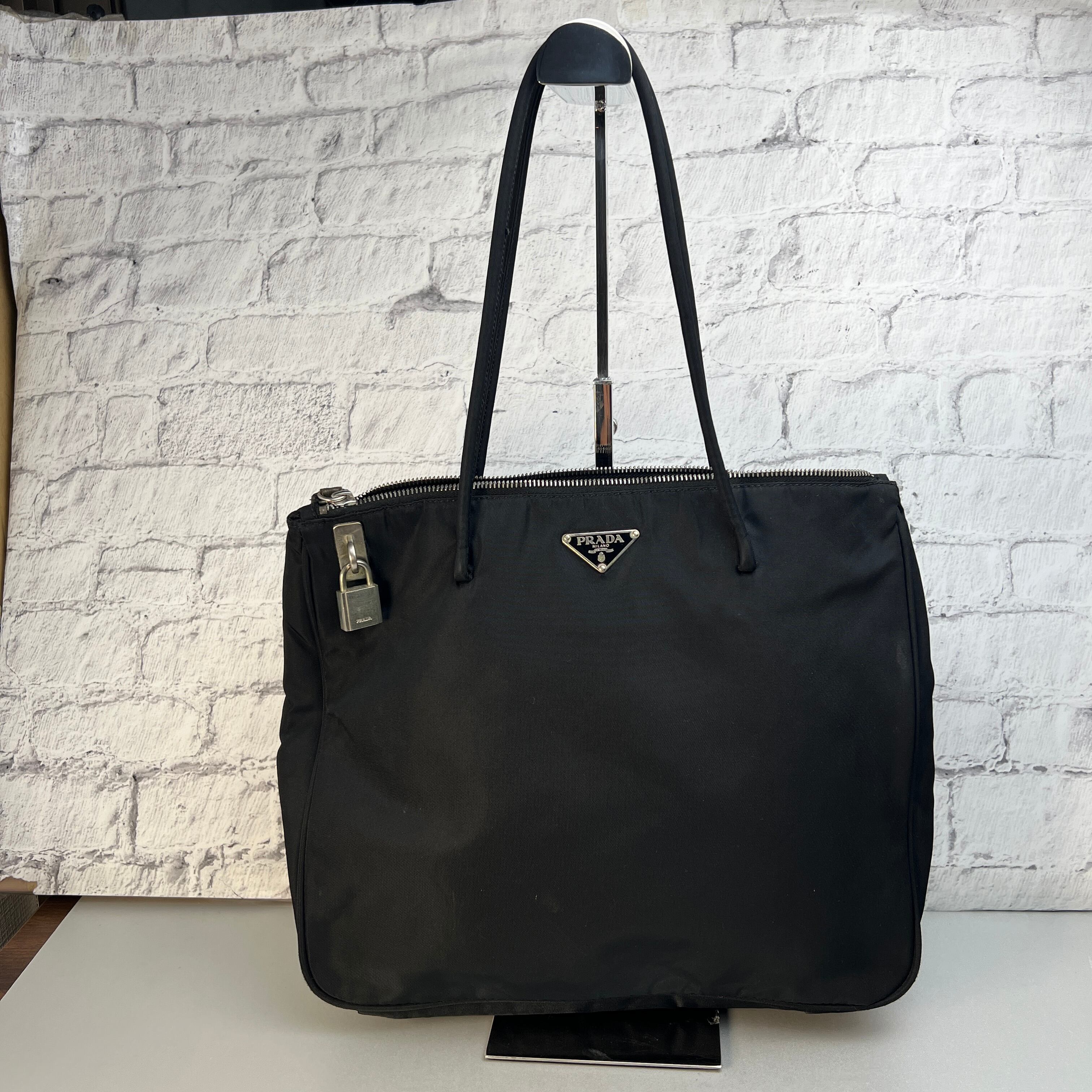 PRADA プラダ 三角ロゴ ナイロン トートバッグ ブラック A-10096
