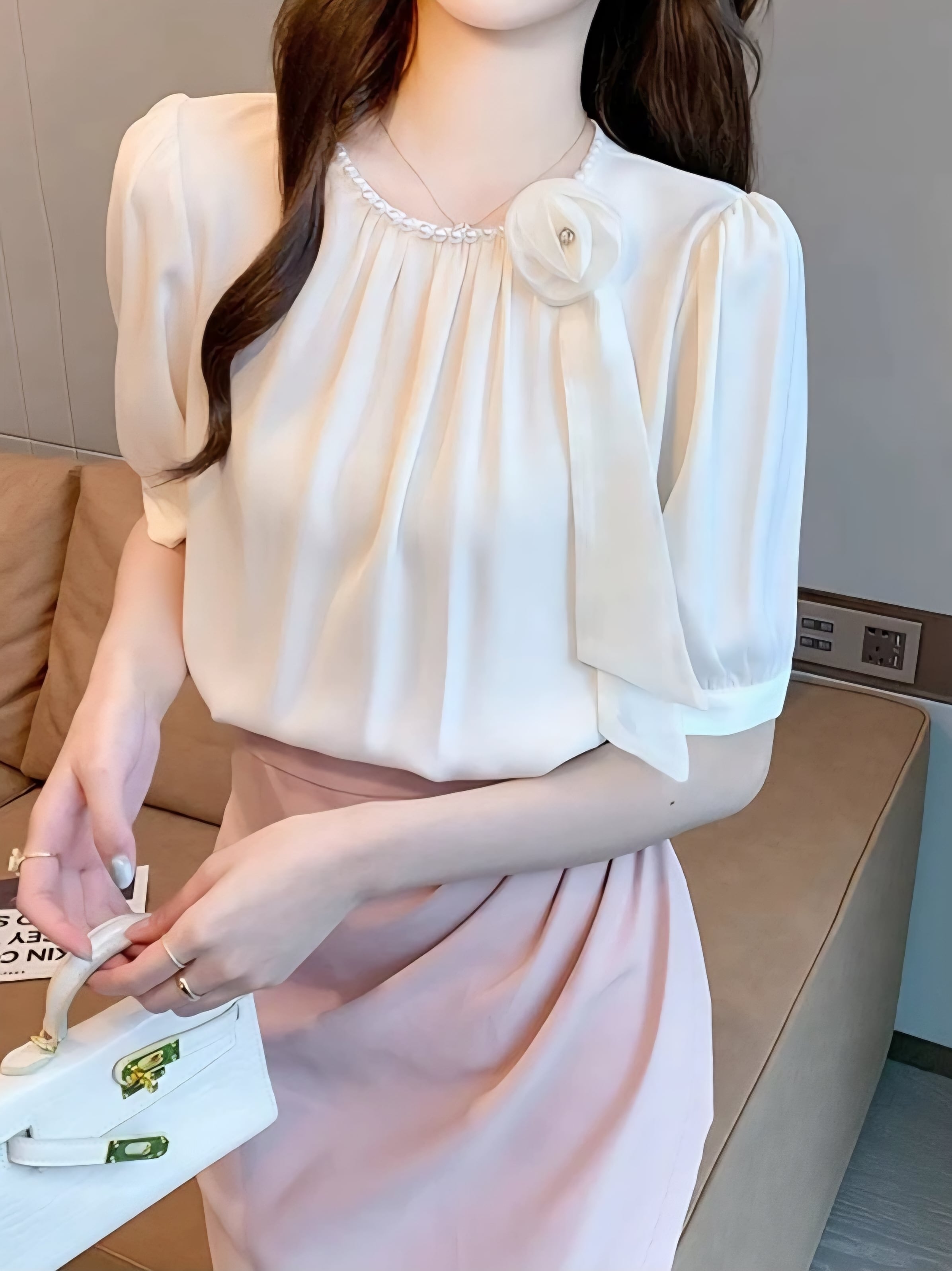 Pearl round neck puff sleeve blouse L0728