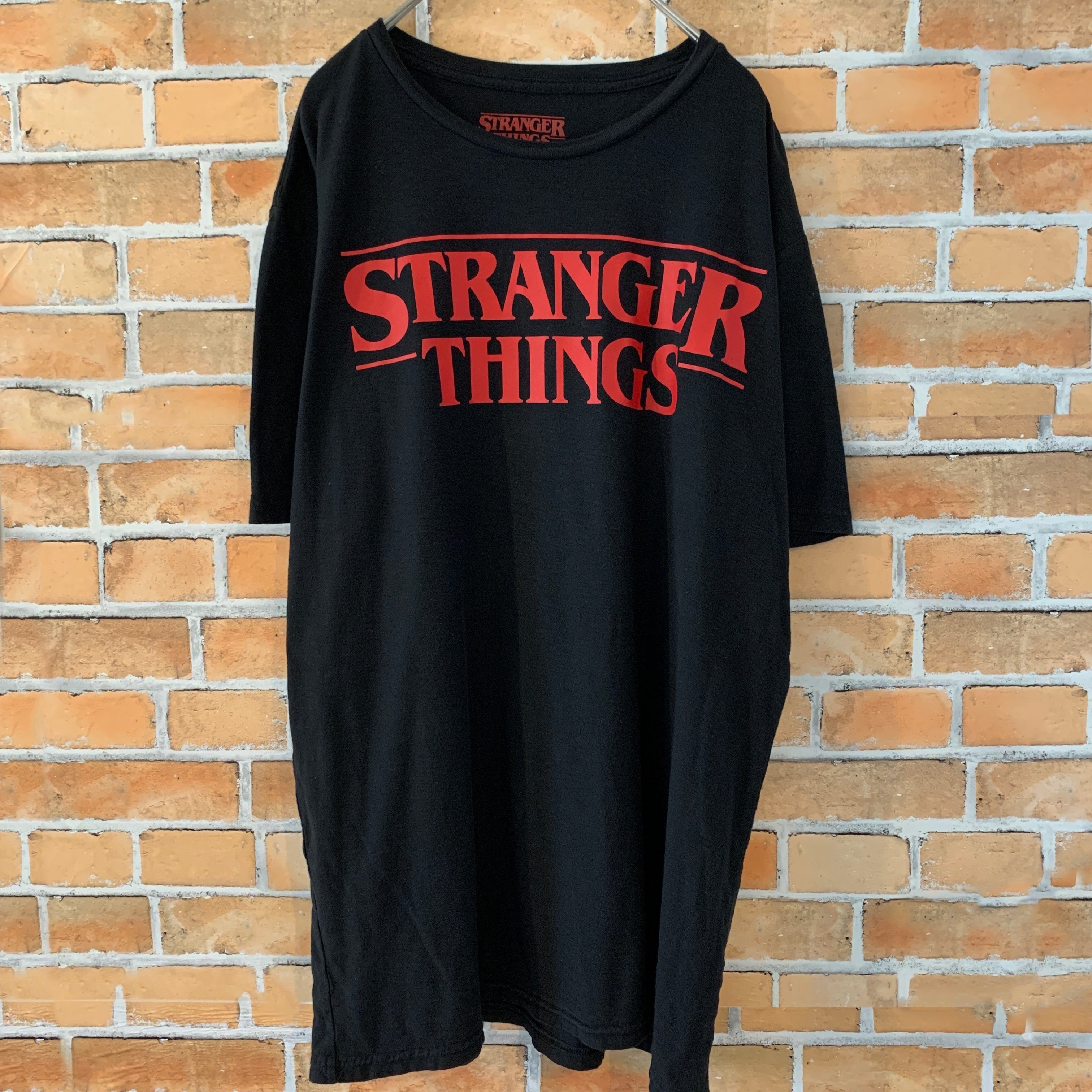【ストレンジャーシングス】 公式 Tシャツ netflix 海外ドラマ ビッグロゴ strangerthings | 古着屋手ぶらがbest  powered by BASE