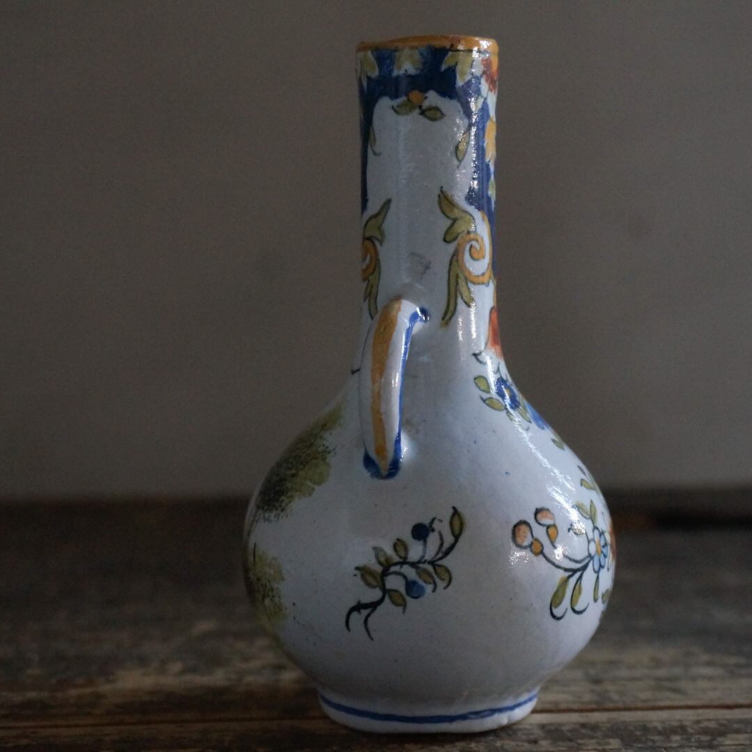 古いフランスの陶器花瓶
