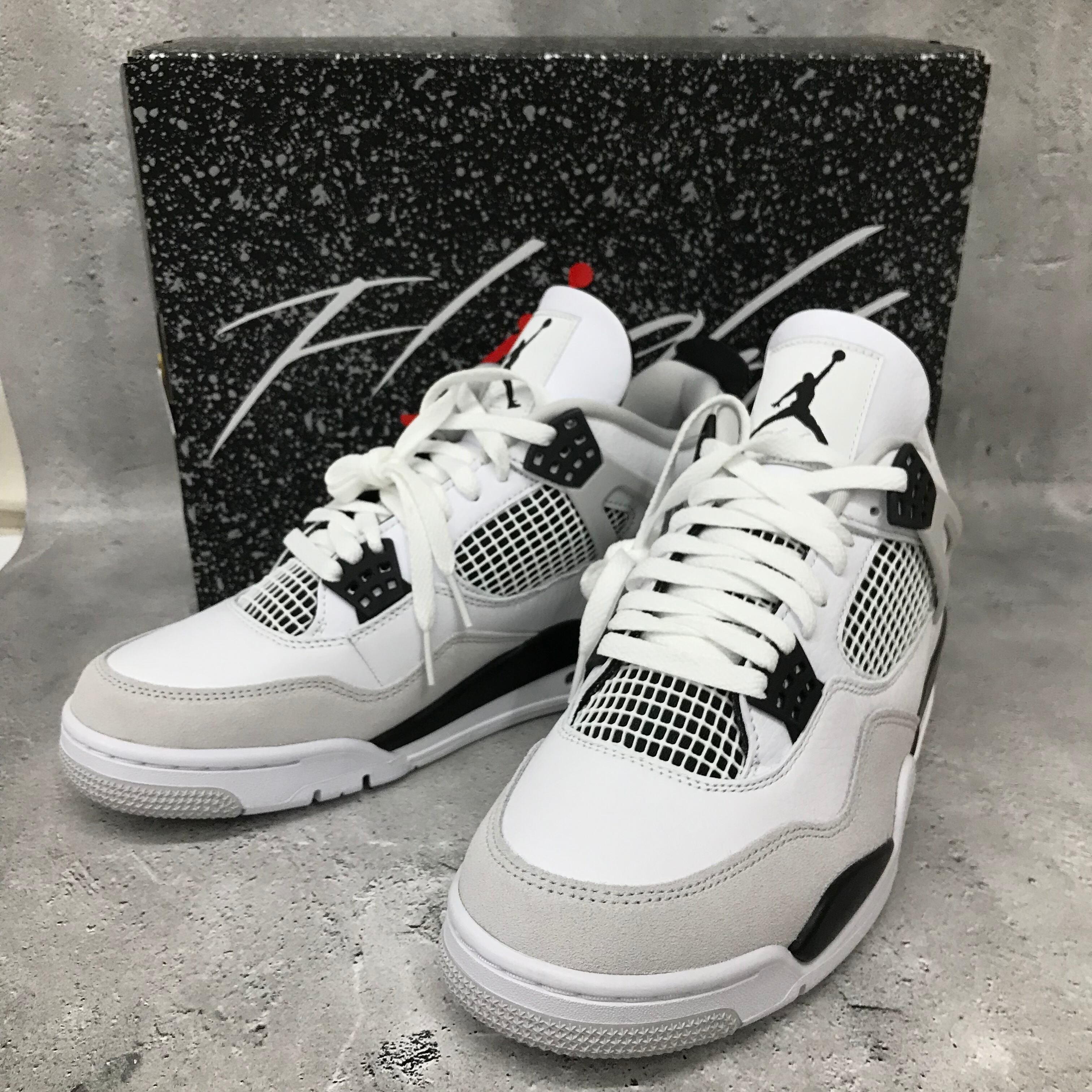 Nike Air Jordan 4 Retro 