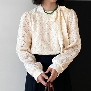 リボンネックフラワーレースブラウス　00926
